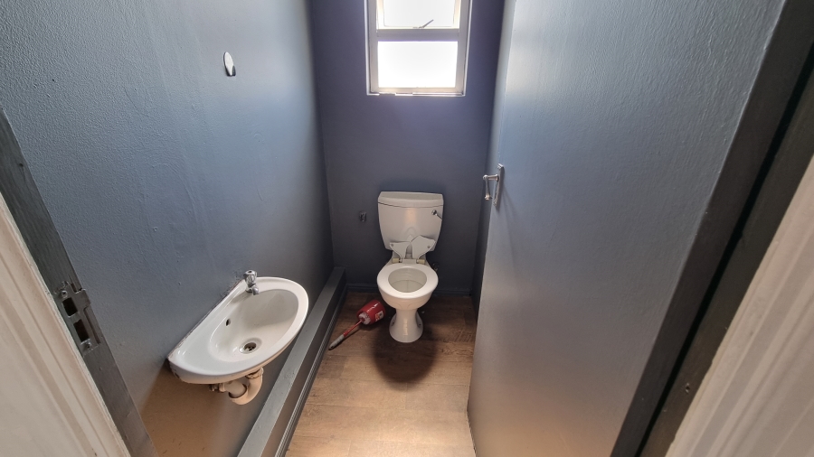 To Let Commercial Property for Rent in Woodstock Western Cape